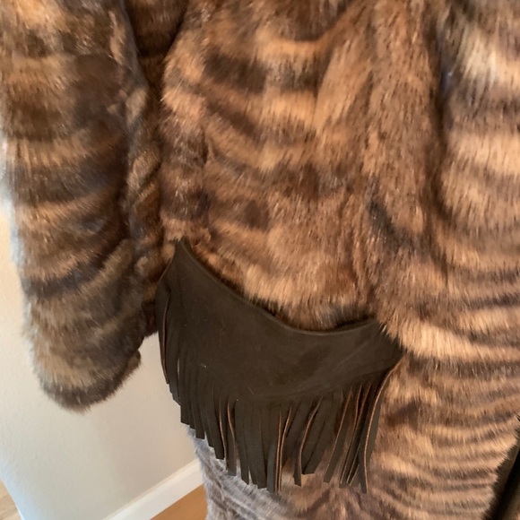 Sable fur western style with fringe unique
Midi in excellent condition - Picture 3 of 8